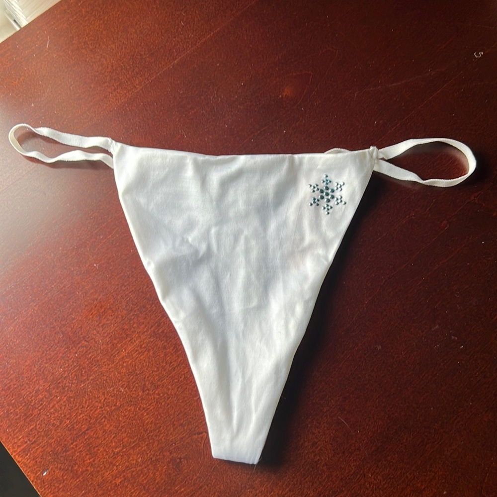 Victoria’s Secret white V string panty size M